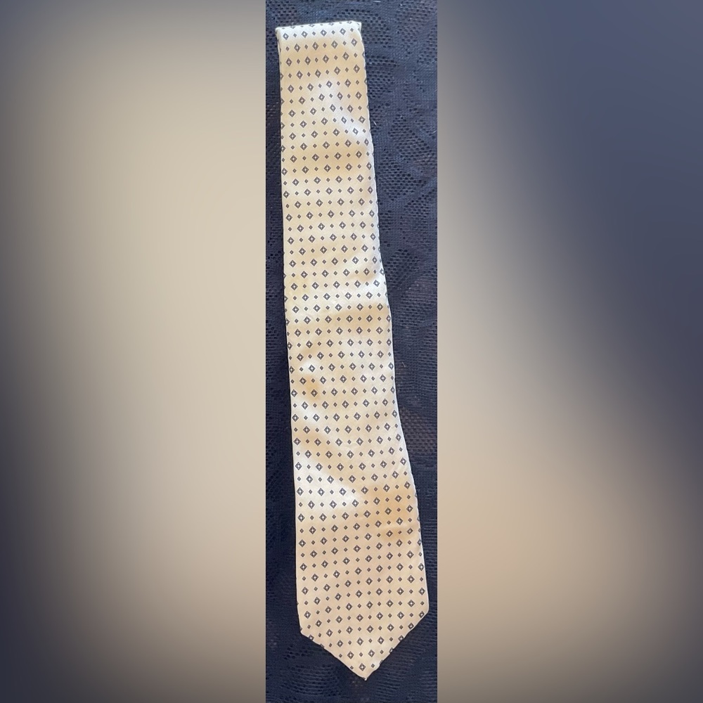 Gentlemens warehouse tie vanilla color